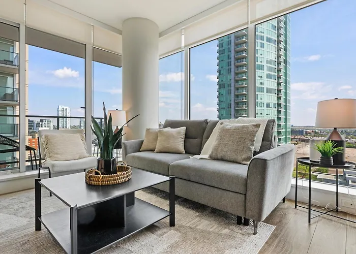 Modern Suite Calgary Downtown 5 Min Walk Stampede
